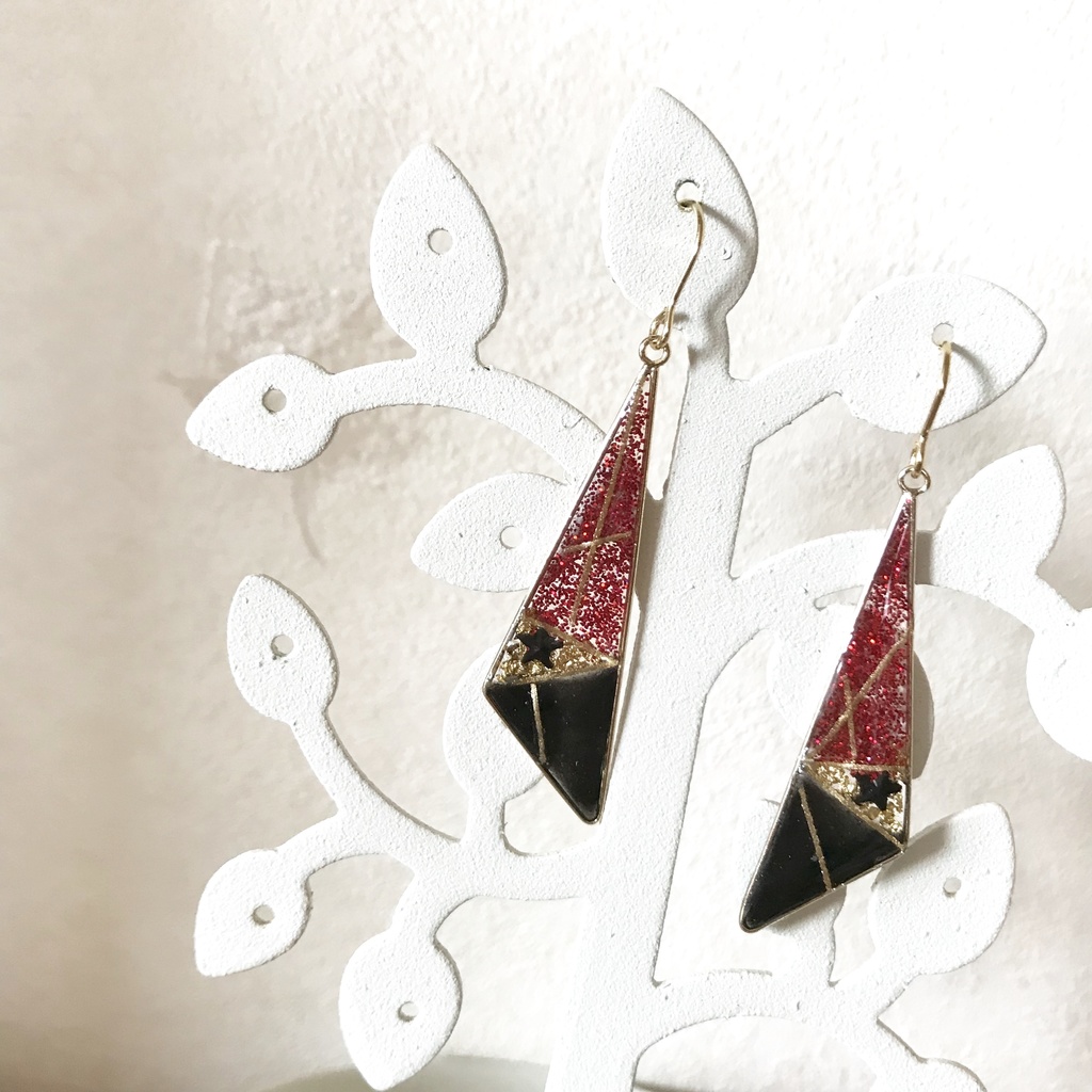 セブンスRED衣装モチーフ(ピアス/イヤリング交換可)