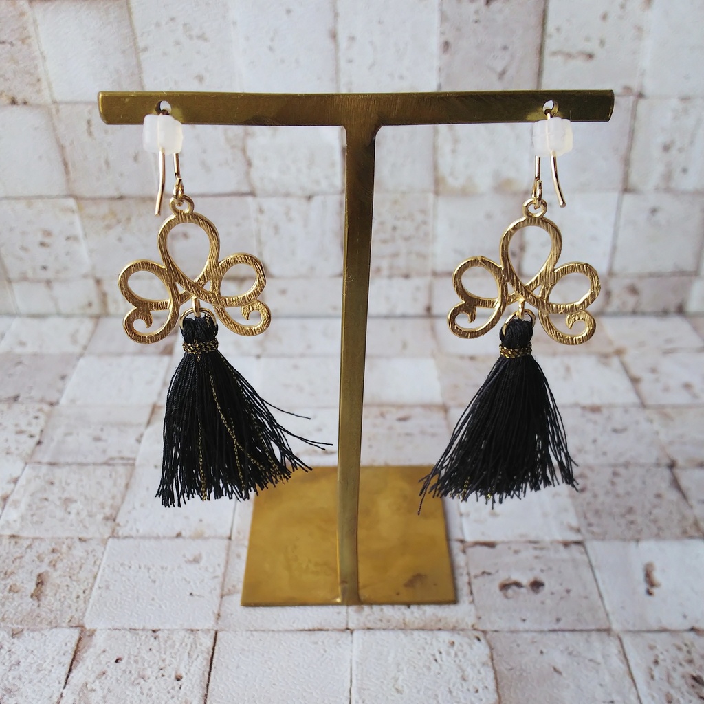 【ver.濃紺】肋骨服タッセルピアス