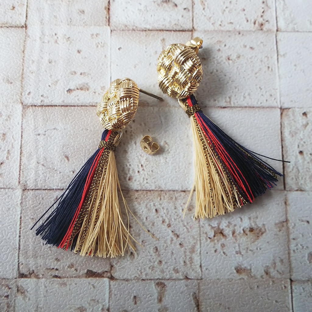 軍服タッセルピアス①