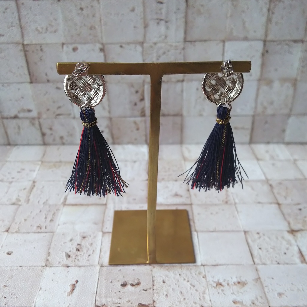 軍服タッセルピアス①