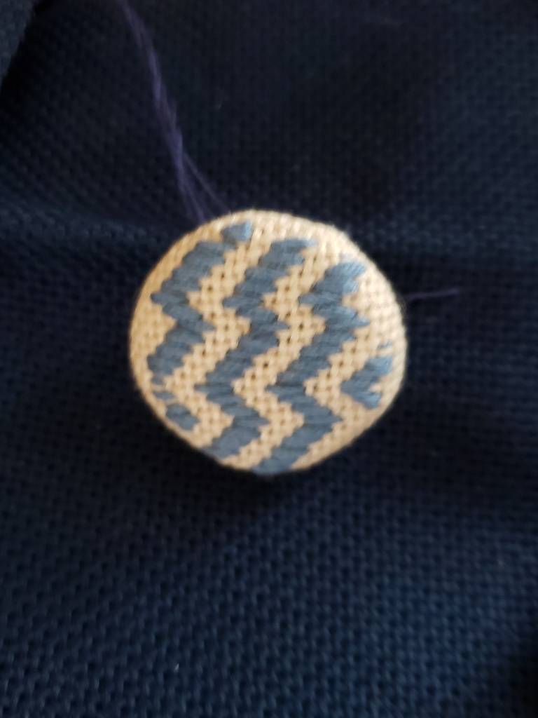 こぎん刺し　ブローチ中　糸柱ランダム流れ　青白