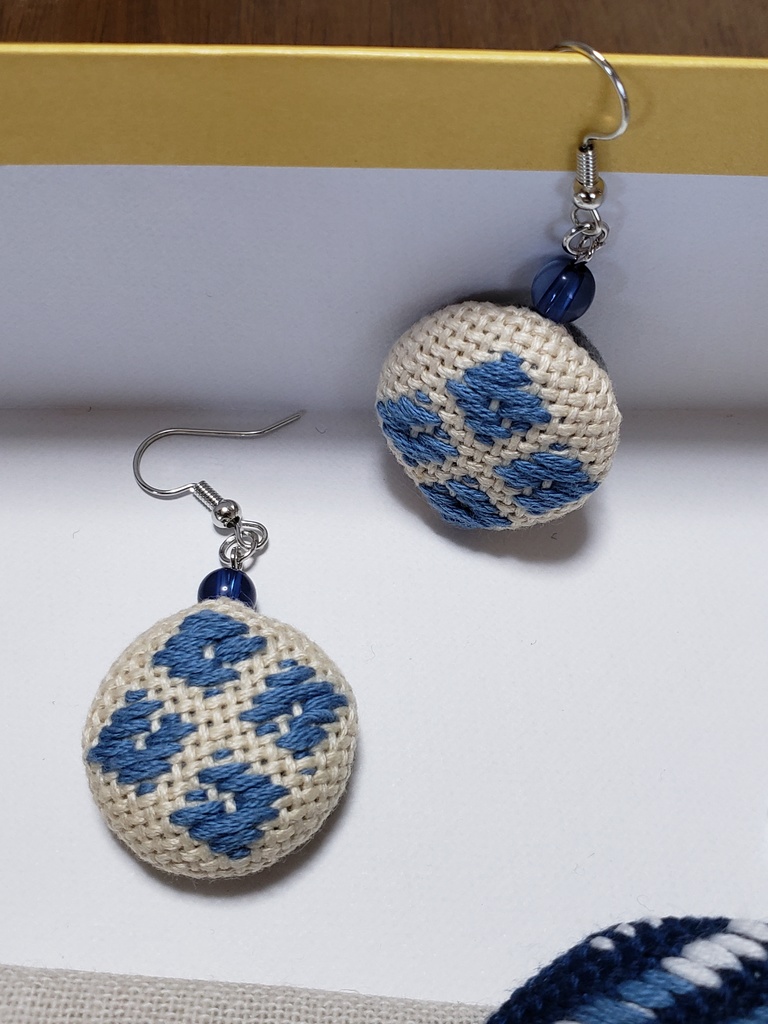 こぎん刺し タイツこごり ゆらりピアス 青系