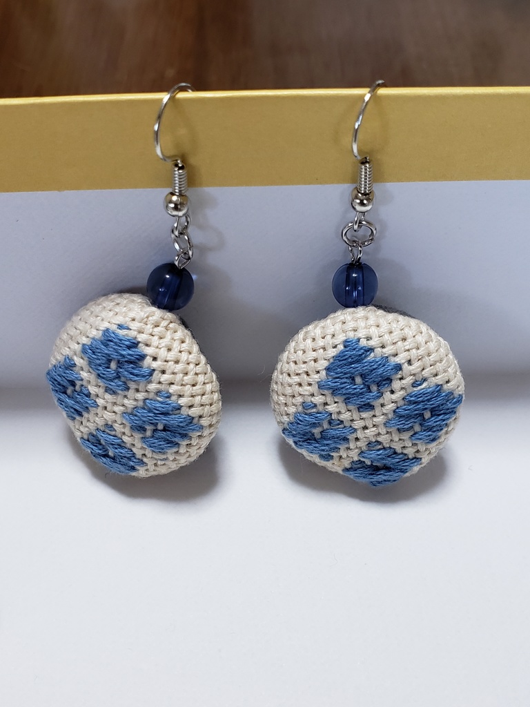 こぎん刺し　タイツこごり　ゆらりピアス　青系