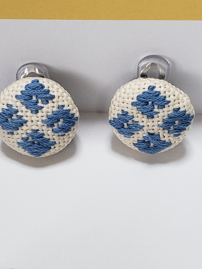 こぎん刺し　タイツこごりパッチンイヤリング　青系