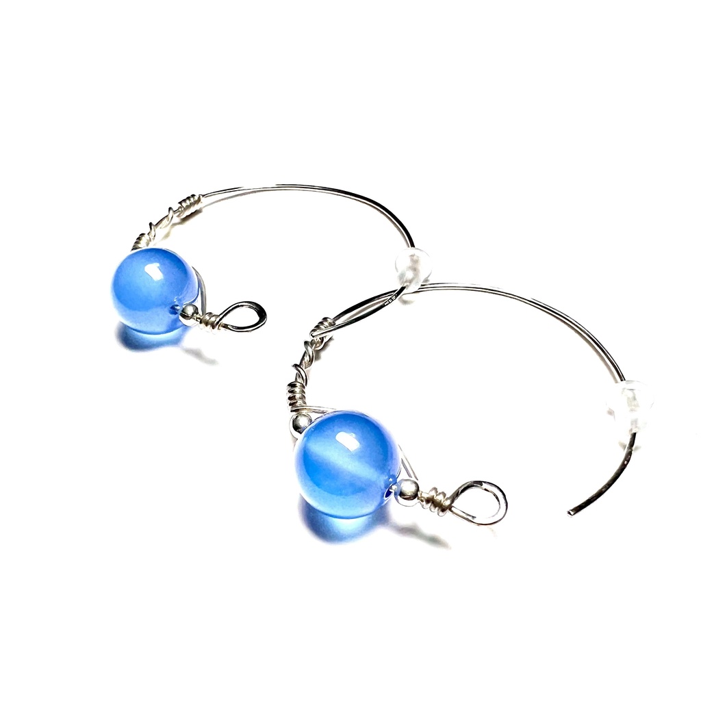 アシリパさんのニンカリ風フープピアス　ブルーメノウ