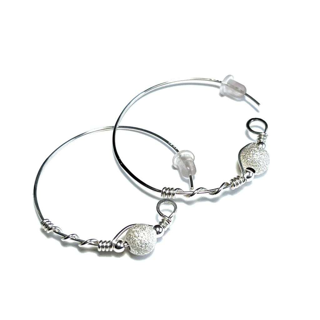 小さめアシリパさんのニンカリ風フープピアス3 silver