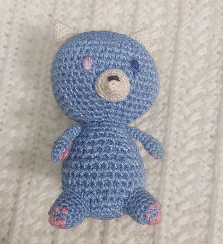 【ハンドメイド】あみぐるみ猫　シンプルシリーズ　ブルー