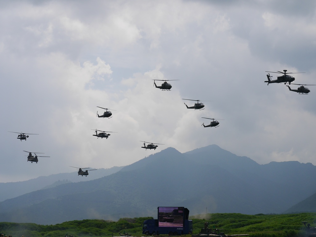 陸上自衛隊 総合火力演習 写真集 496枚収録