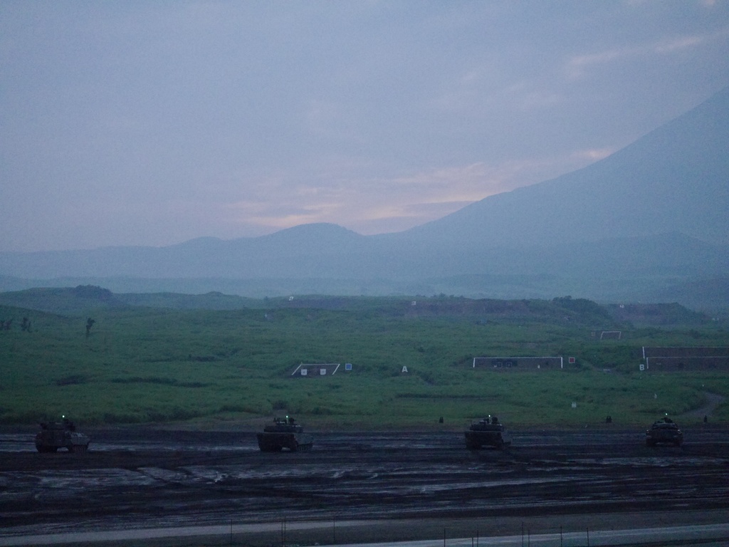 陸上自衛隊 総合火力演習 写真集 496枚収録