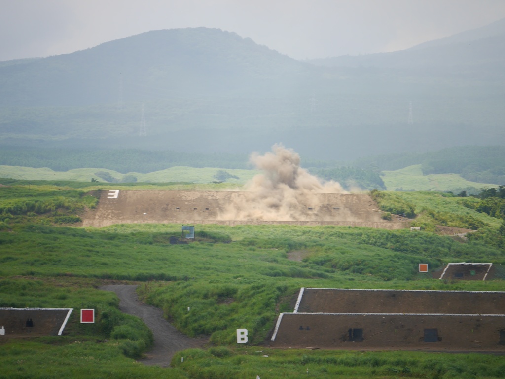 陸上自衛隊 総合火力演習 写真集 496枚収録