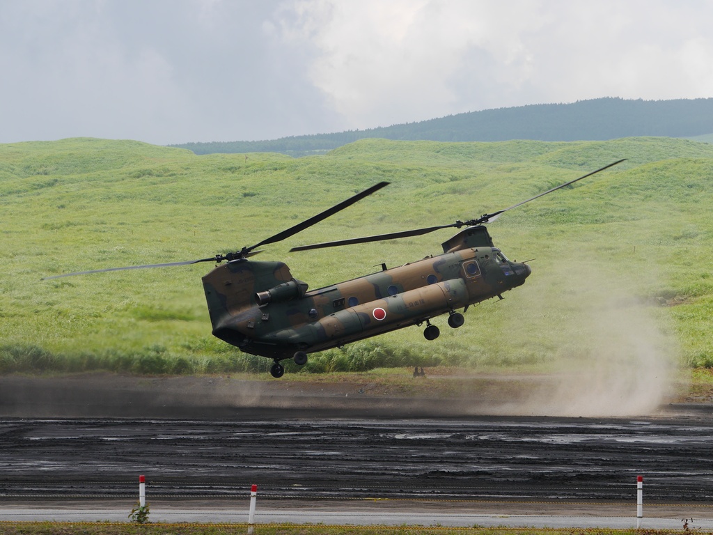 陸上自衛隊 総合火力演習 写真集 496枚収録
