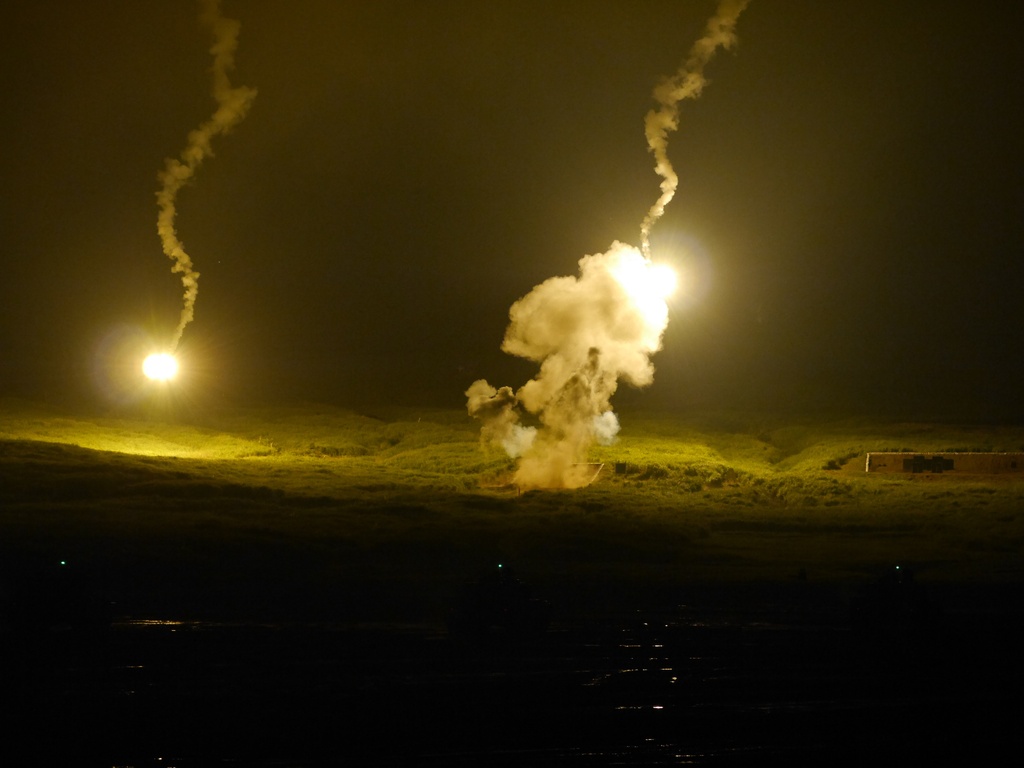 陸上自衛隊 総合火力演習 写真集 496枚収録