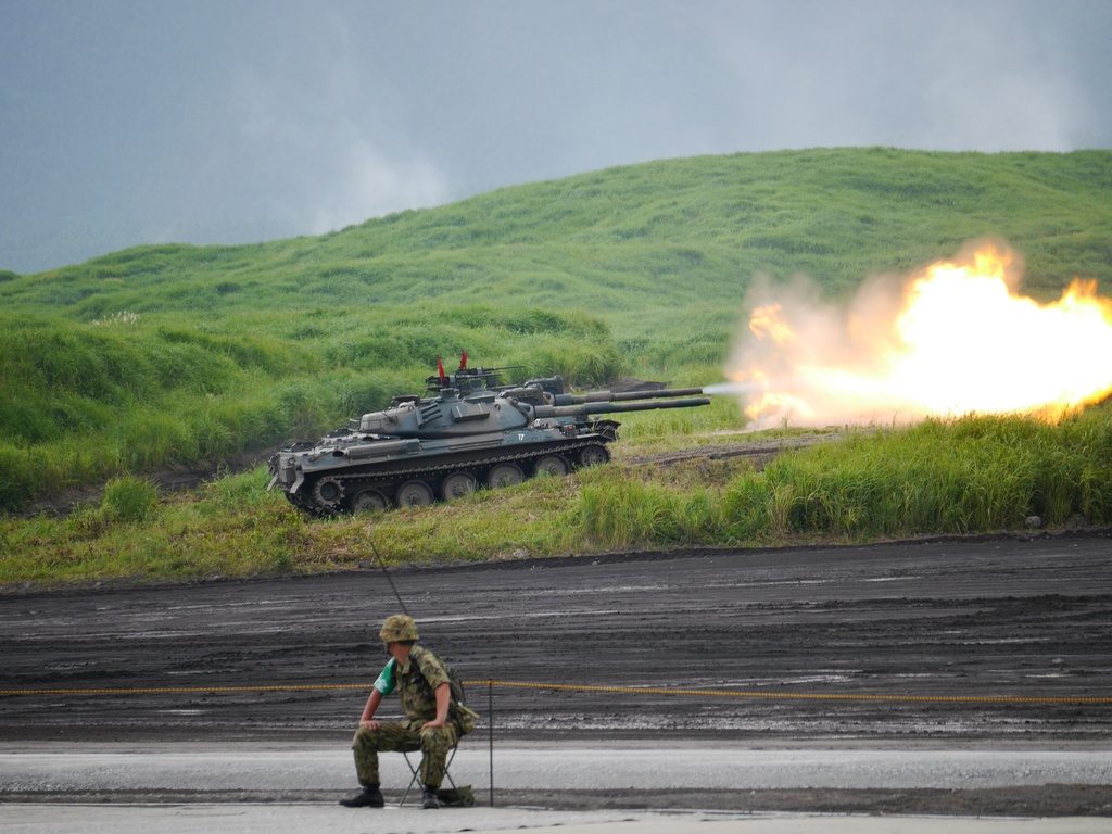 陸上自衛隊 総合火力演習 写真集 496枚収録
