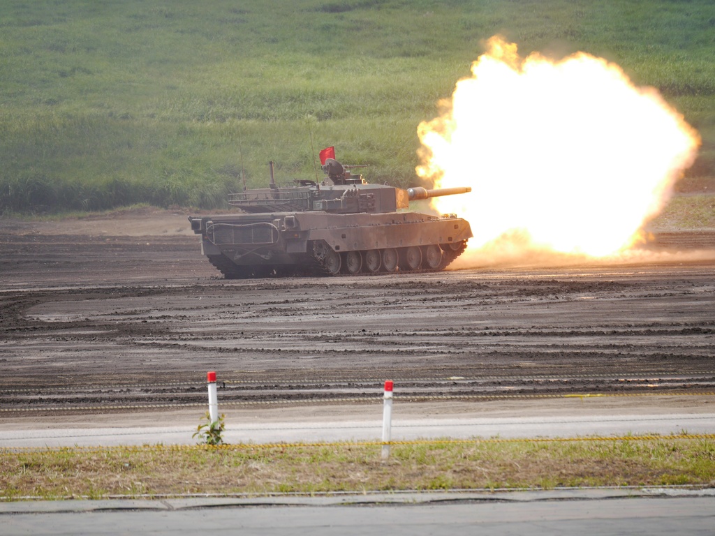 陸上自衛隊 総合火力演習 写真集 496枚収録