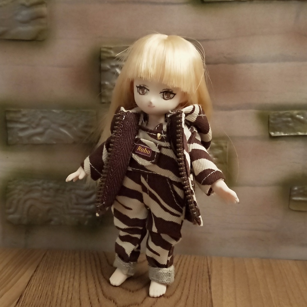 *オビツ11 茶シマウマ柄パーカーセット ドール服 ねんどろいどどーる*