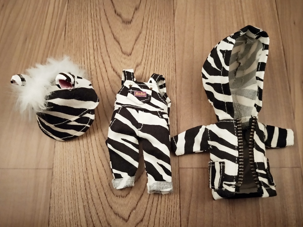 *オビツ11 シマウマ柄パーカーセット ドール服 ねんどろいどどーる*