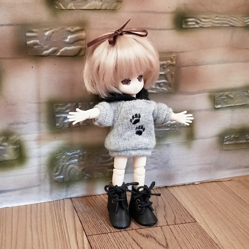 *オビツ11 半袖 フード付きネコの足跡柄トレーナー ドール服 ねんどろいどどーる*