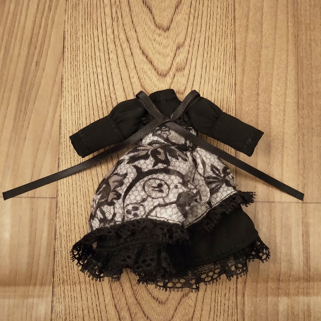 *オビツ11 ゴスロリドレス(黒) ドール服 ねんどろいどどーる*