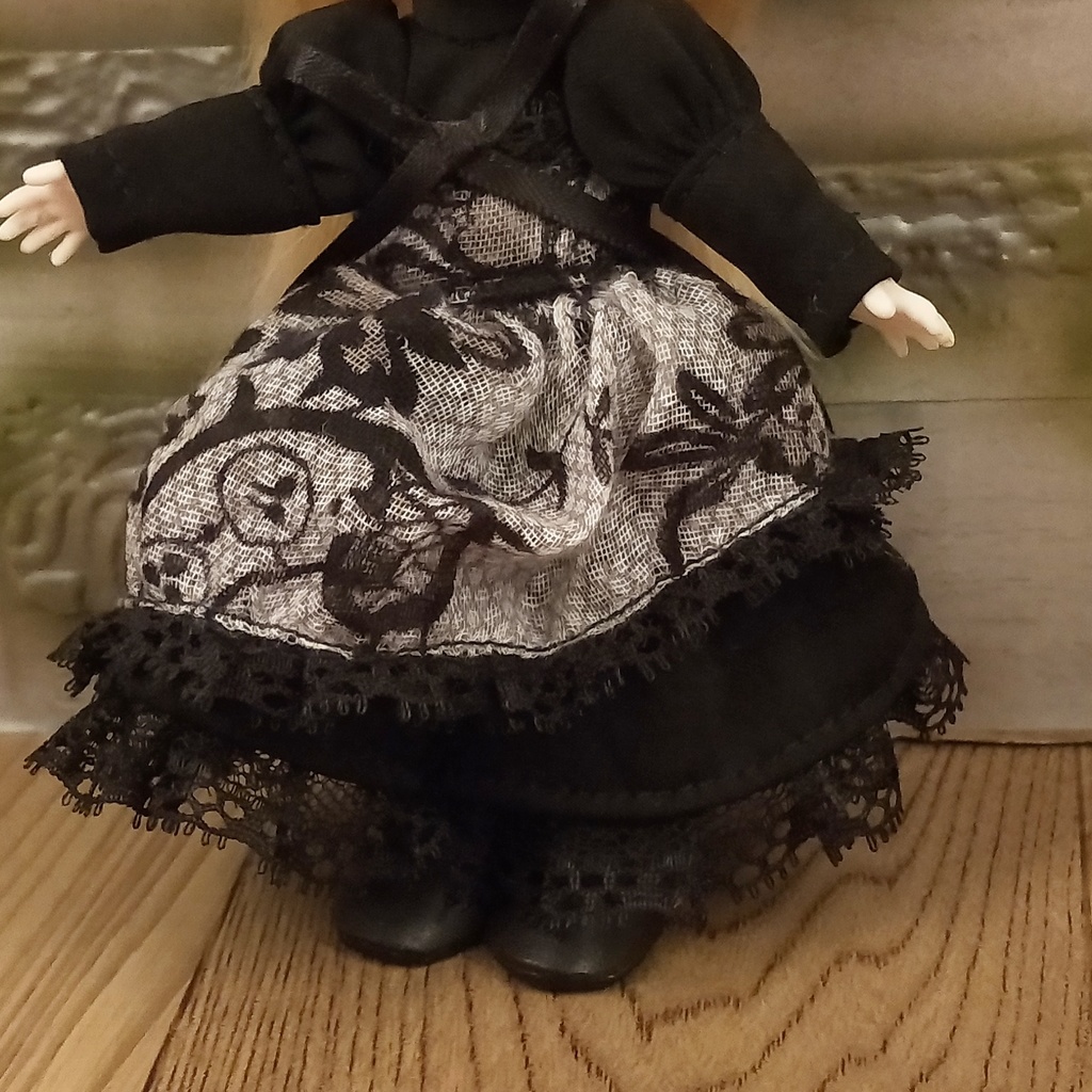 *オビツ11 ゴスロリドレス(黒) ドール服 ねんどろいどどーる*