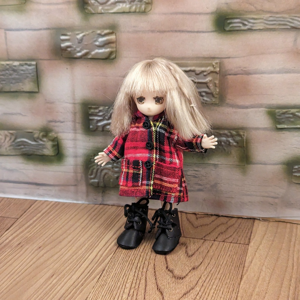 ＊オビツ11 フード付きコート(赤チェック) ドール服 ねんどろいどどーる＊