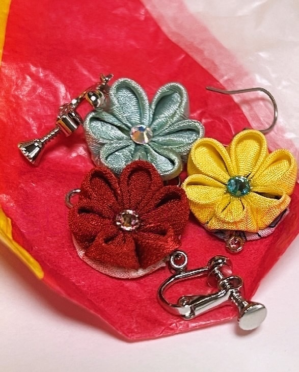 おうちつまみ細工第八回「雪花イヤリング」(ピアス)