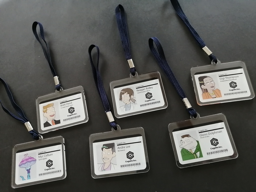 陰ゴ社員証風アクキー