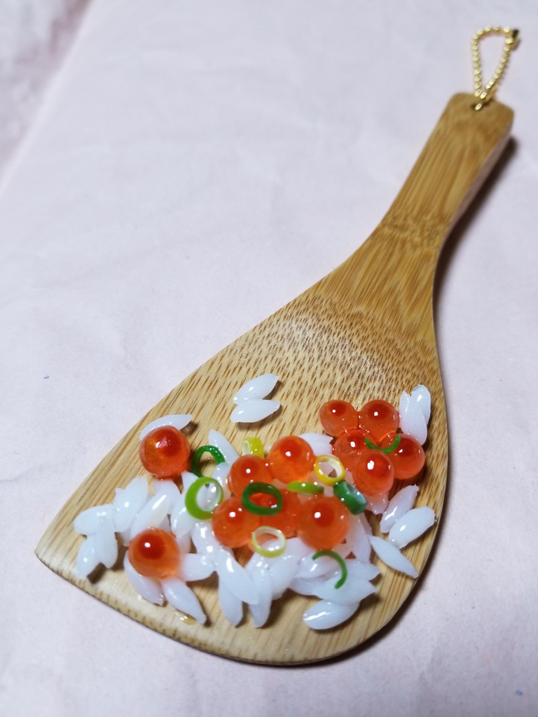 しゃもじバッグチャーム　いくらご飯Ver.