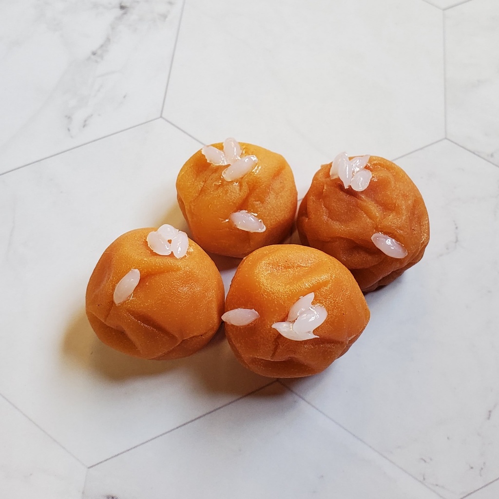 梅干しブローチ　はちみつ漬