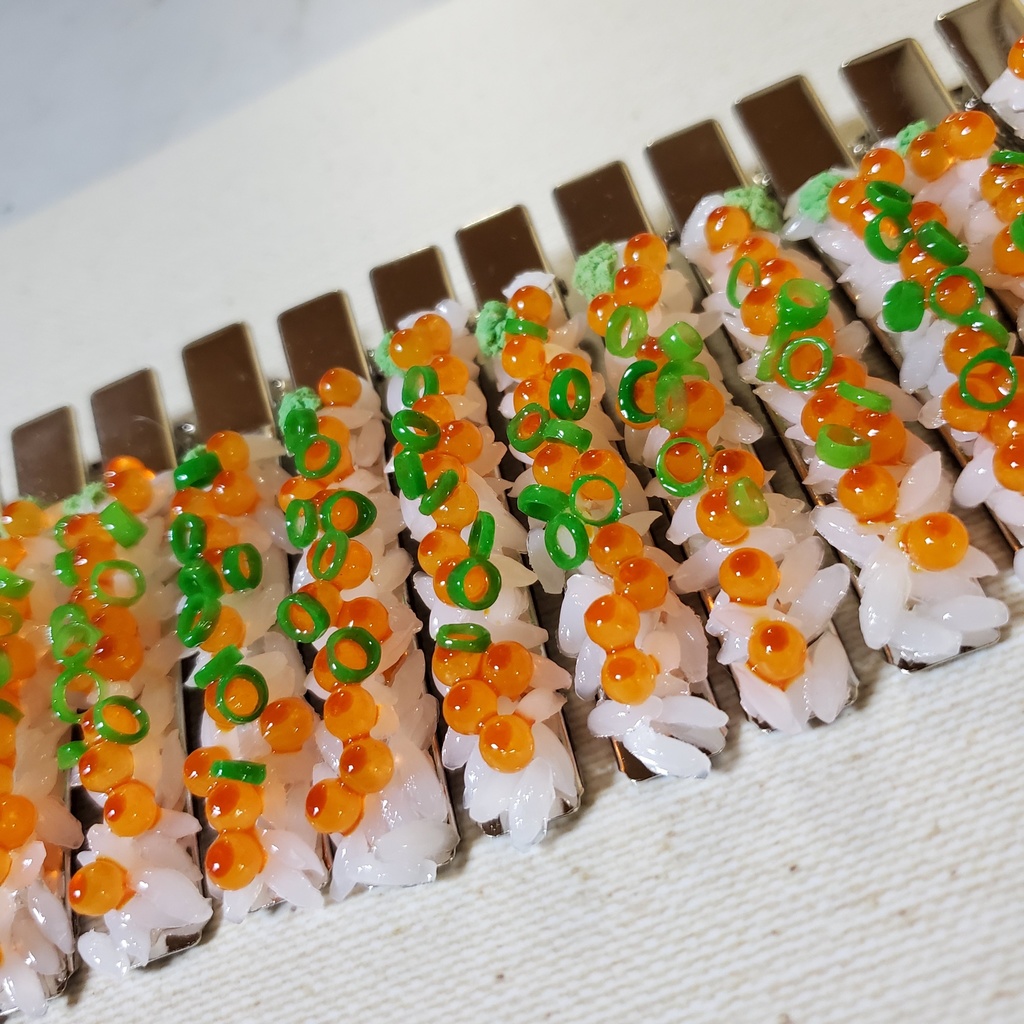 いくらご飯のヘアクリップ