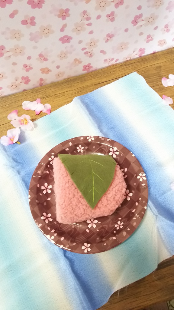 4月18日21時~販売【小豆餡+渋め緑の葉】さくらもち服