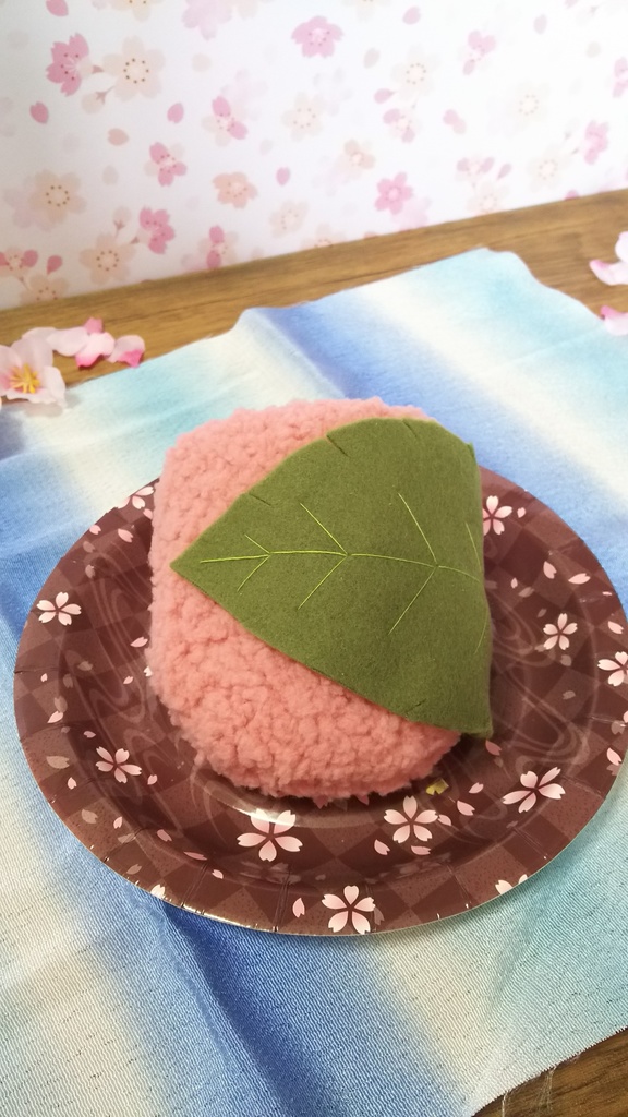 4月18日21時~販売【小豆餡+渋め緑の葉】さくらもち服