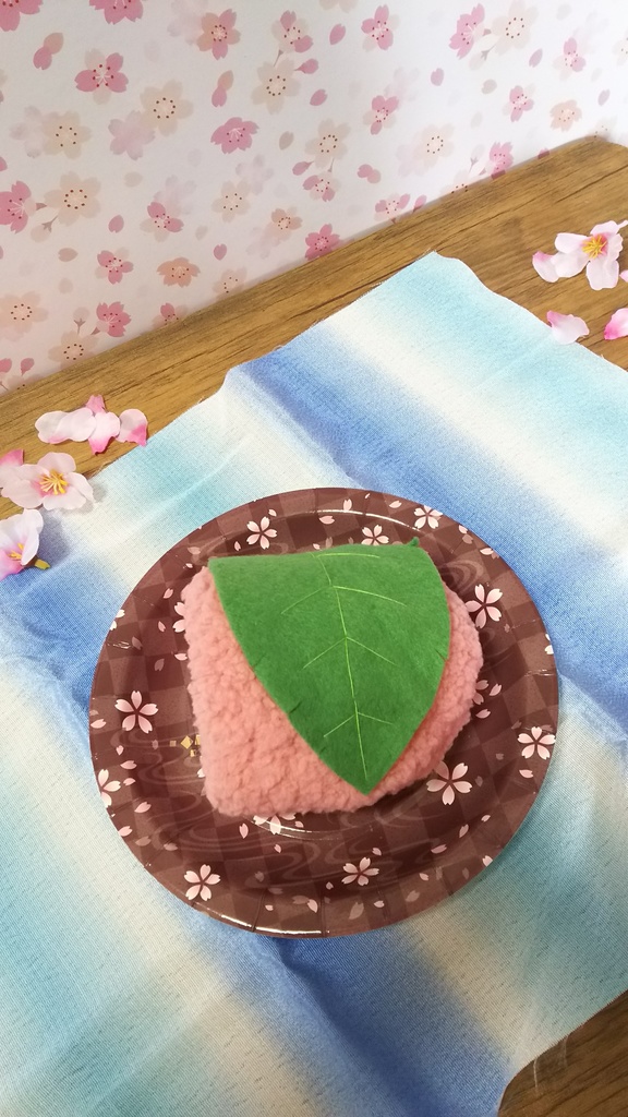 4月4日22時~販売【さくら餡+明るめ緑の葉】さくらもち服