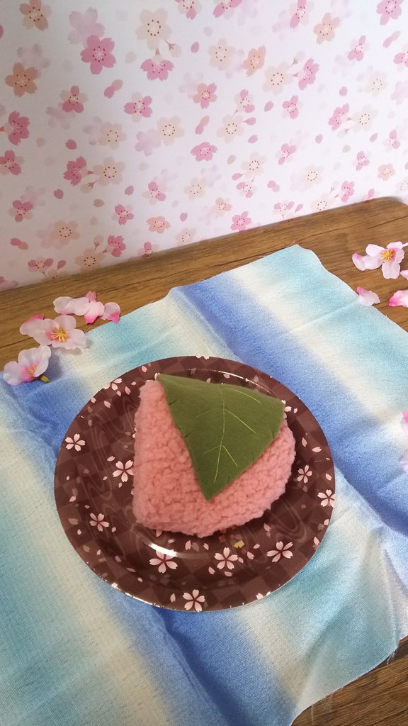 4月18日21時~販売【さくら餡+渋め緑の葉】さくらもち服