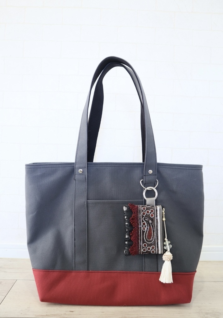 肥前忠広 イメージチャームポーチ付き𝐵𝐼𝐺サイズバッグ