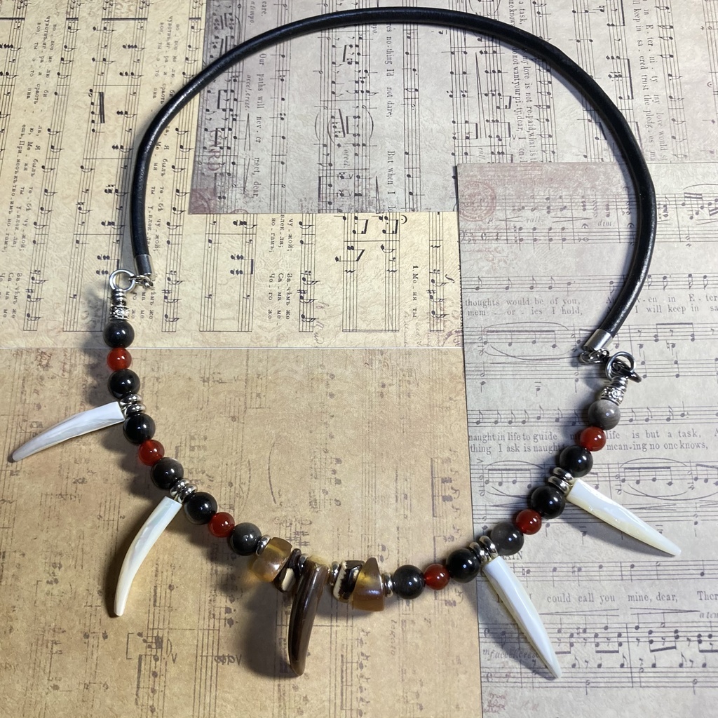 【ハンドメイド】ウルフクロー(オオカミの爪)のトライバルネックレス