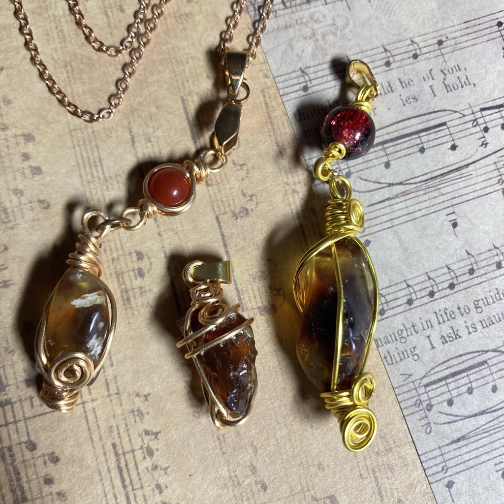 琥珀のペンダントトップ 3点セット