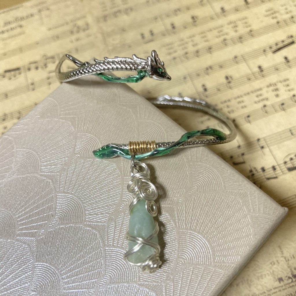 【ハンドメイド】レジン 鉱石龍のブレスレット 各種