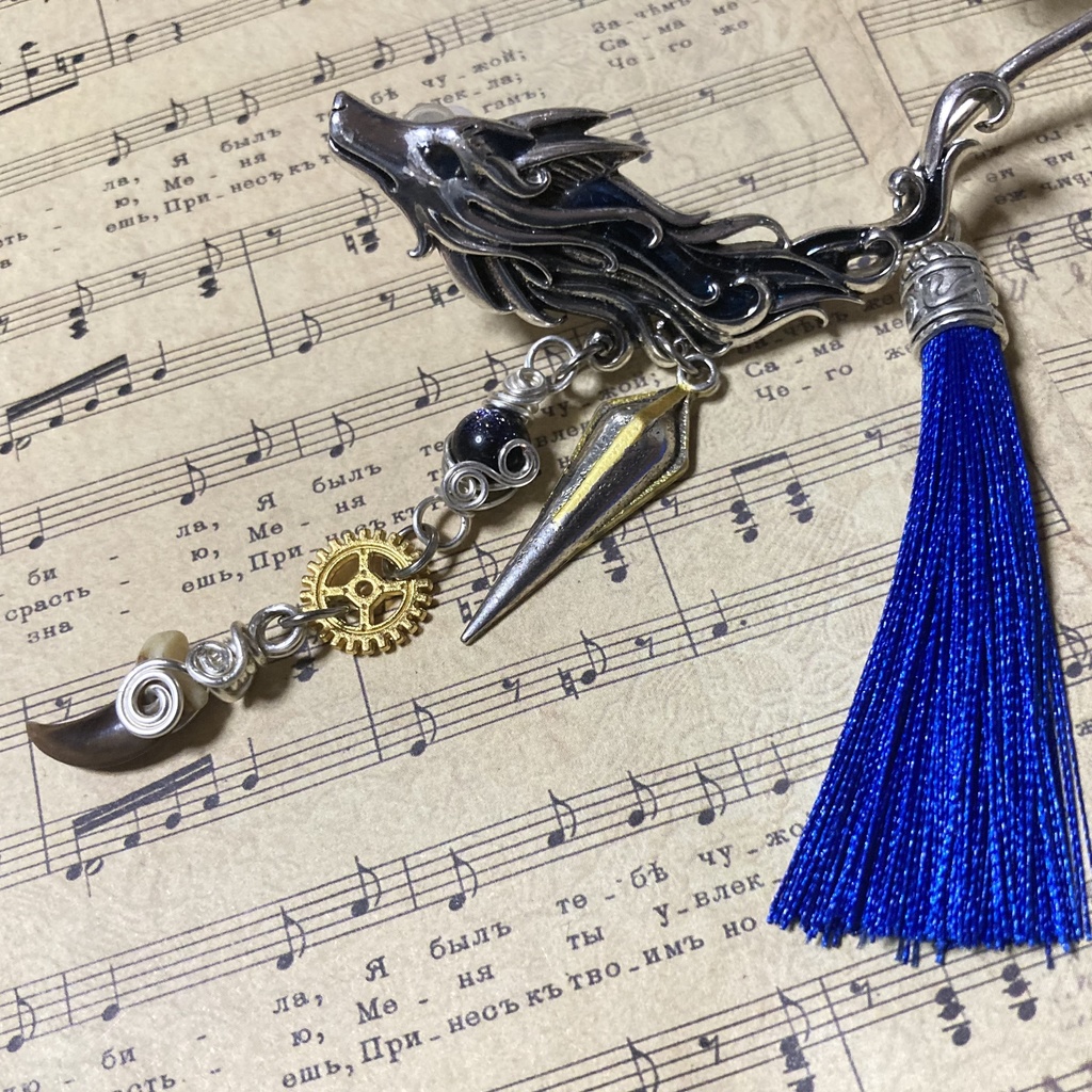 【ハンドメイド】山犬の耳飾り〜夜空〜