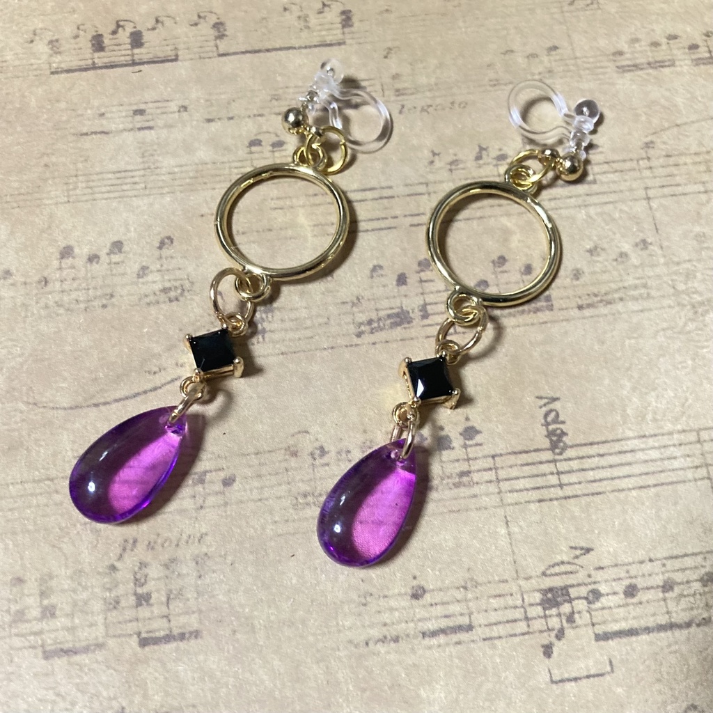 【ハンドメイド】カラスバ　イメージ　ノンホールピアス