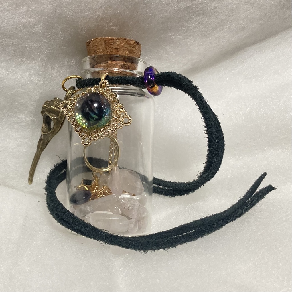 【ハンドメイド】カラスバイメージ　アクセサリーボトル
