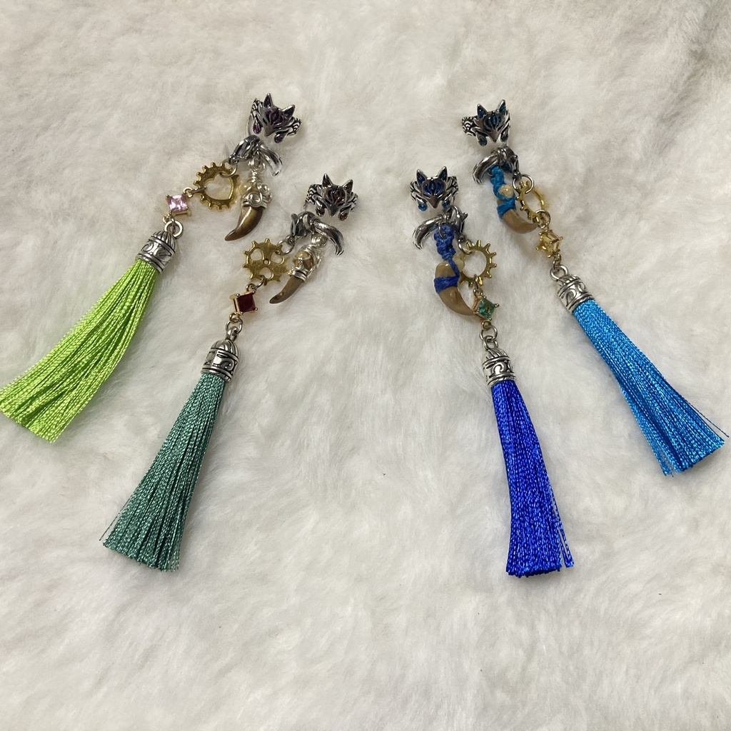 【ハンドメイド•レジン】星狐の耳飾り　片耳販売