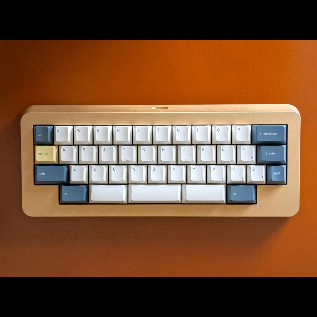 Henge40 - 12列ロースタ40%アルミケースキーボード