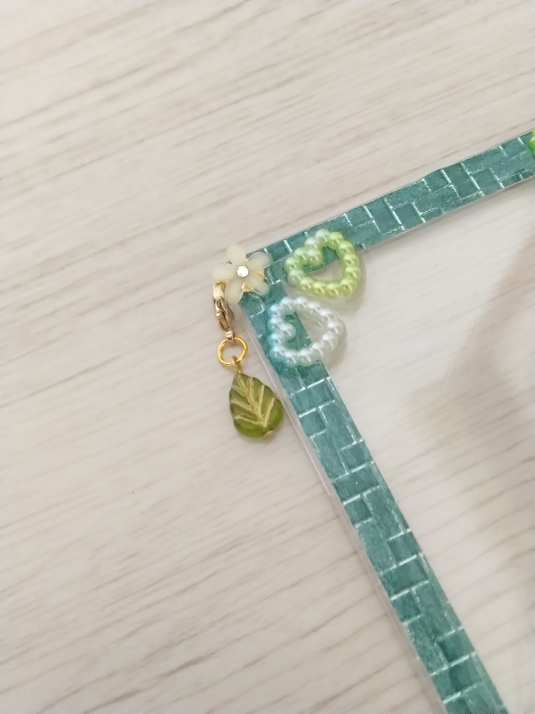 デコトレカケースチャーム付き