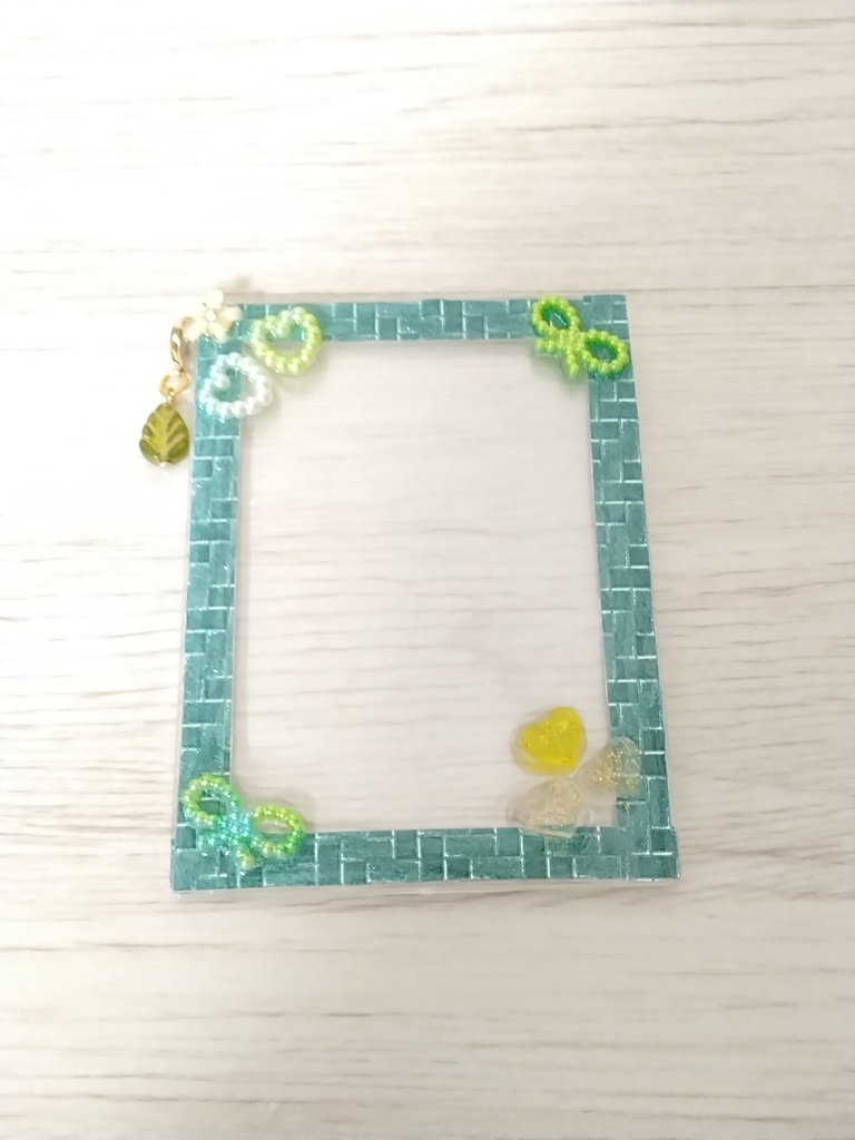 デコトレカケースチャーム付き