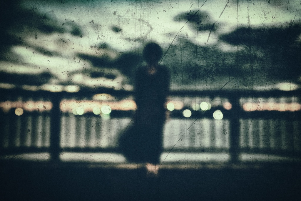 今もそこに立っている |  30分 睡眠用ホラーBGM