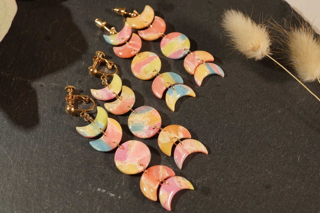 月の満ち欠けイヤーアクセサリー