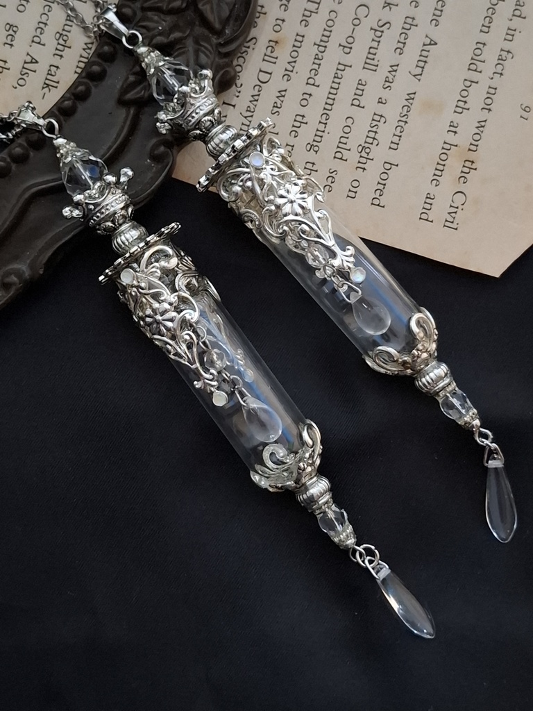 再再販・Träne(涙壺モチーフネックレス)