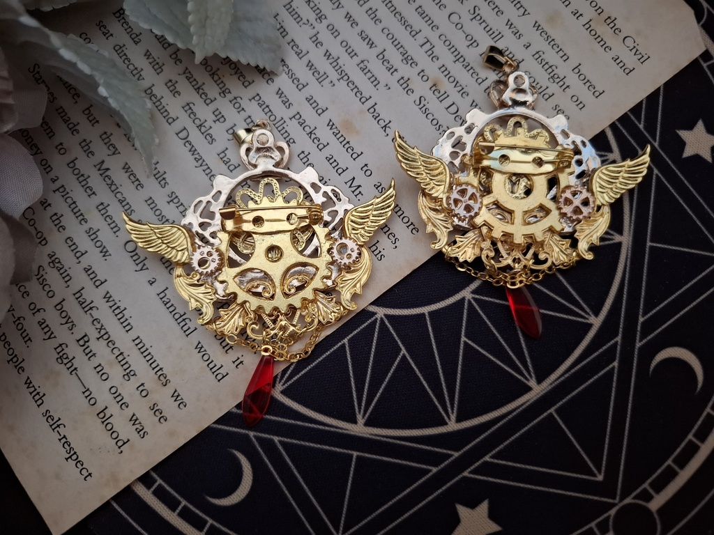 再販・Stolz(紋章と翼のブローチ)