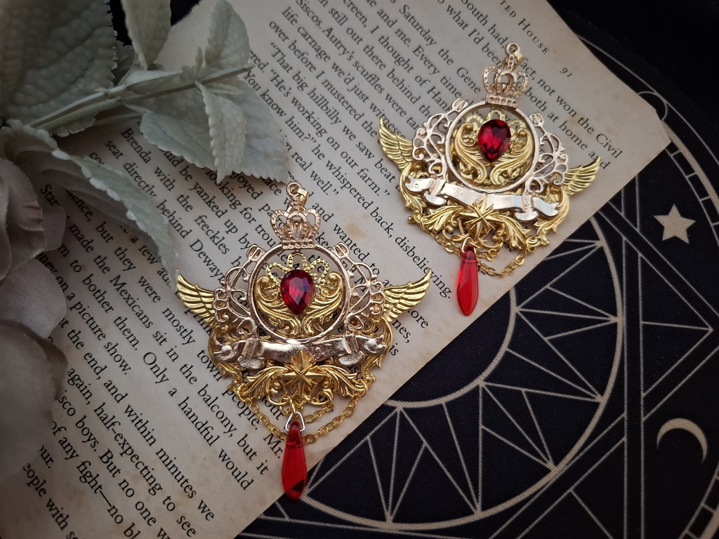 再販・Stolz(紋章と翼のブローチ)