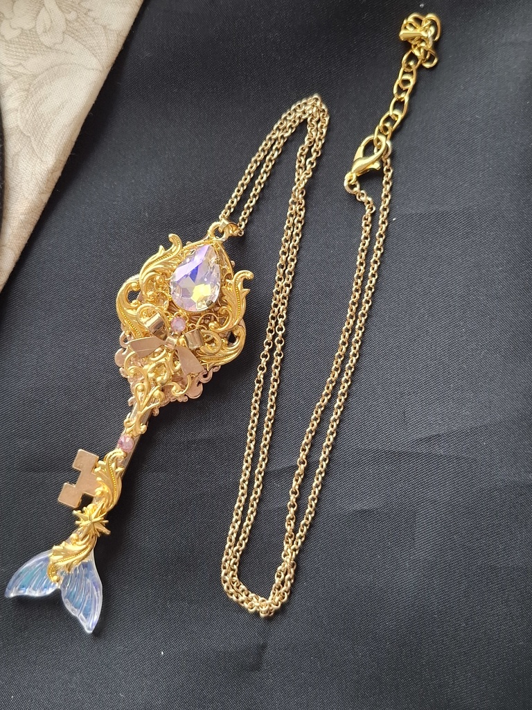 人魚の秘宝を封じた鍵(人魚のリボン鍵モチーフネックレス)